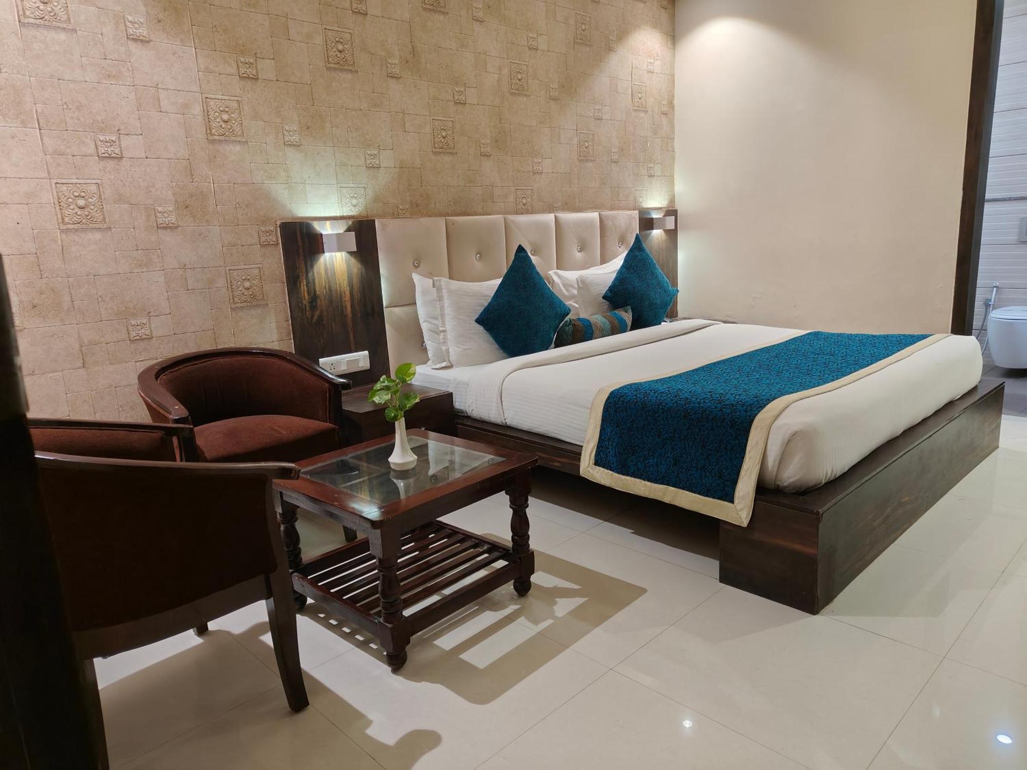 Pinnacle By Click Hotels, Lucknow Bagian luar foto