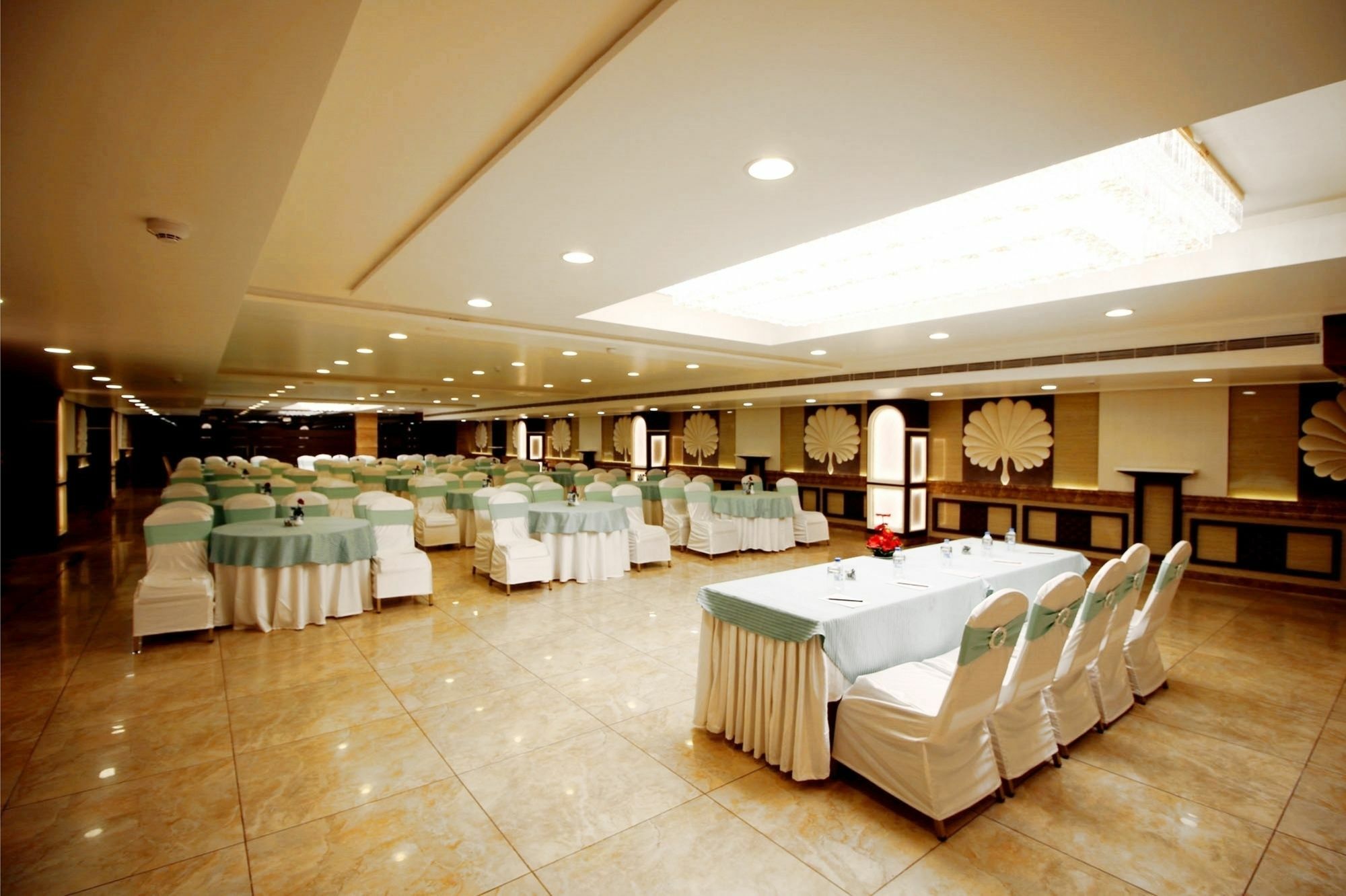 Pinnacle By Click Hotels, Lucknow Bagian luar foto
