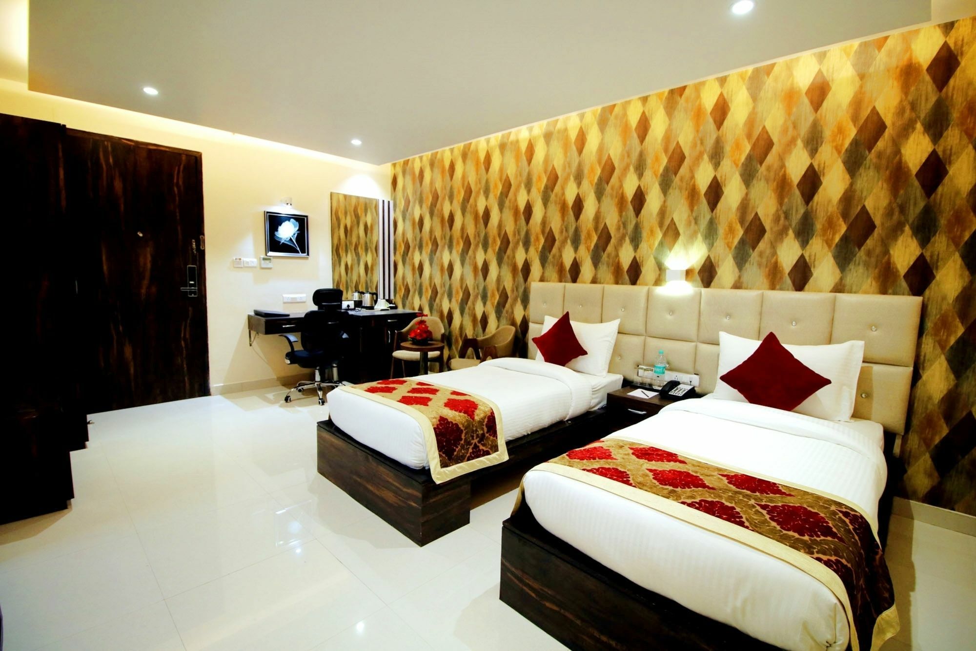 Pinnacle By Click Hotels, Lucknow Bagian luar foto